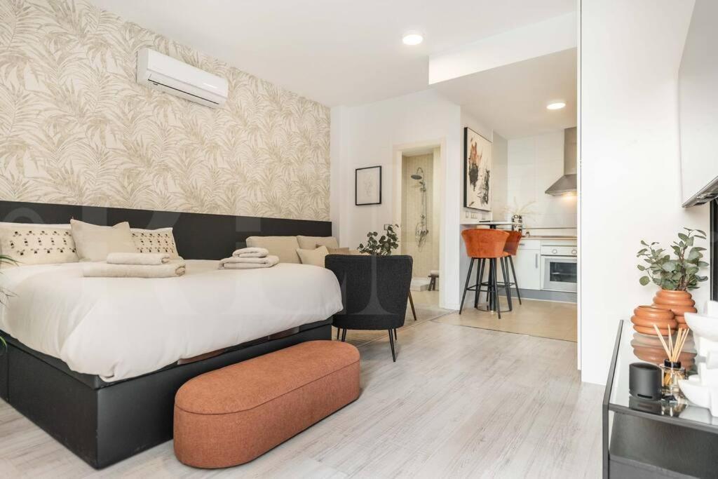 Apartament Chic Intimate Studio In The Heart Of Malaga By Rems Zewnętrze zdjęcie